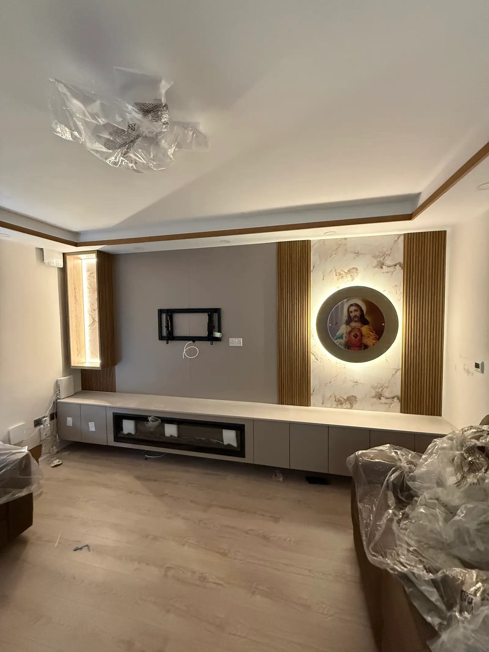 Alcove shelving